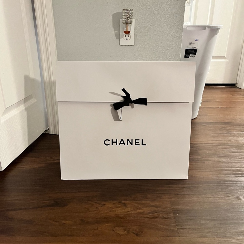 Chanel bag box with bow